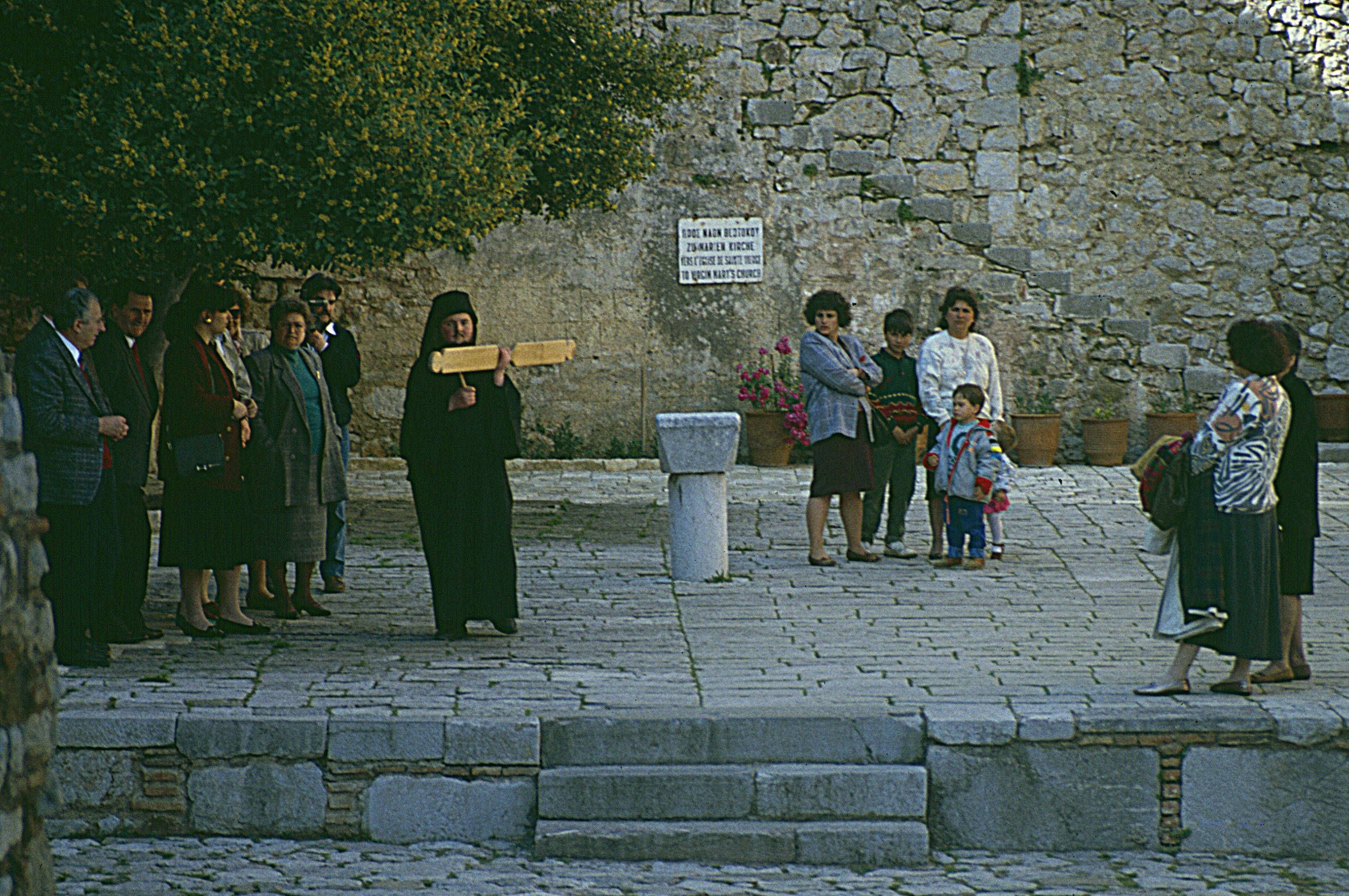 Пасха 1991. Пасха в 1991 году. Пасха в 1991г. HOSIOS loukas Crypt.