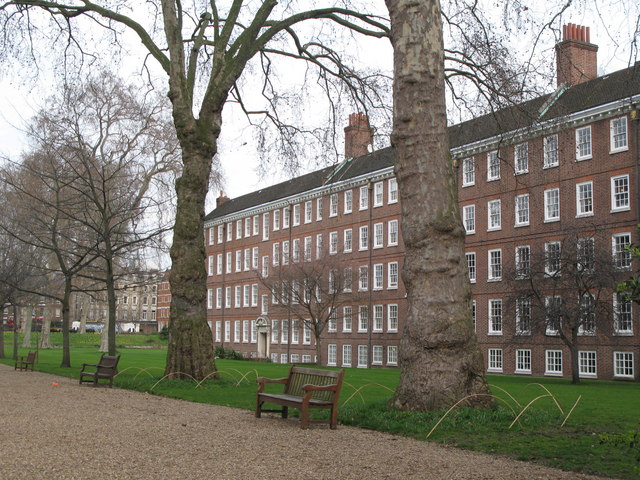 File:Gray's Inn Gardens, WC1.jpeg