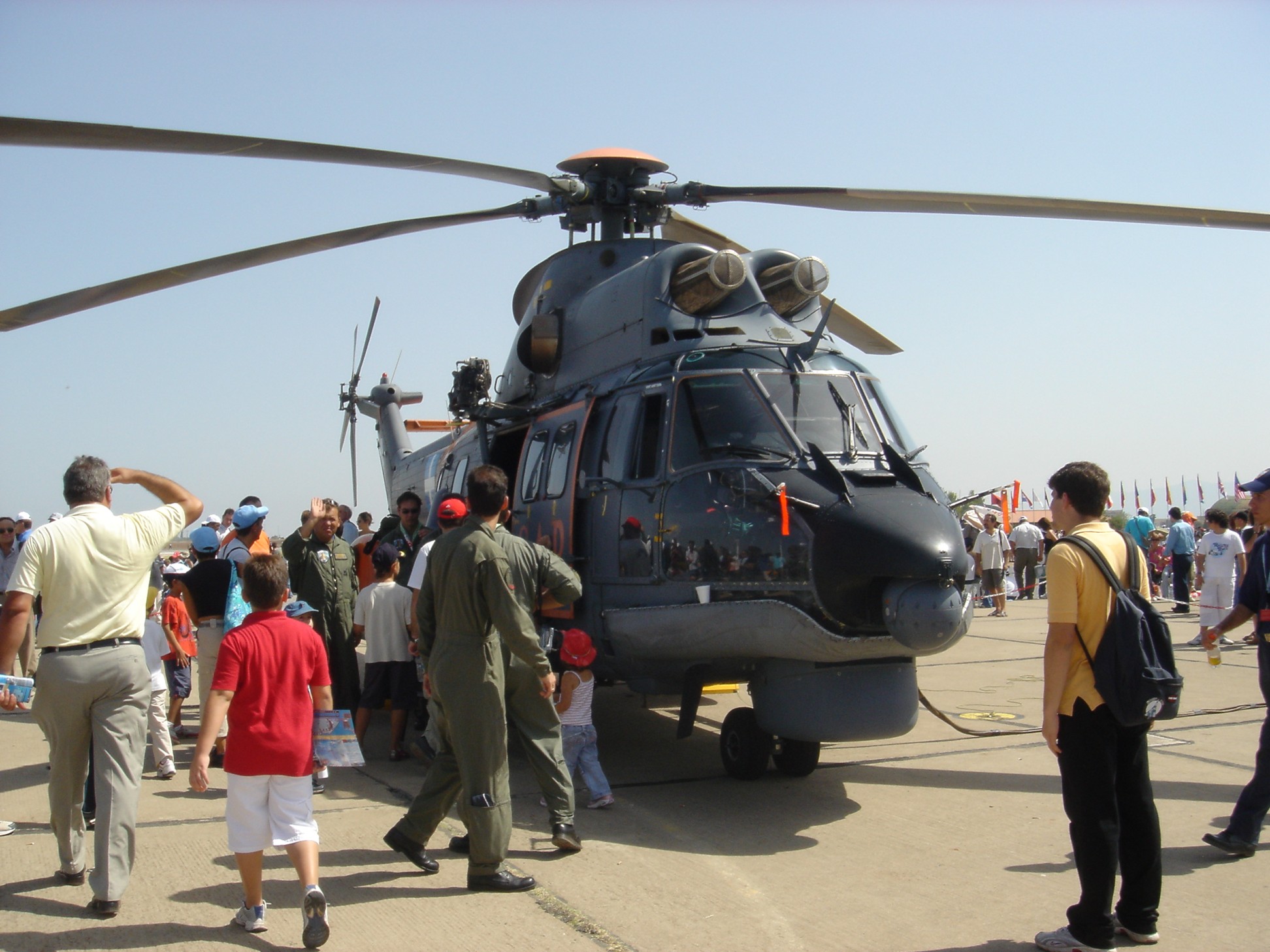 File:Greek AS-332C-1 Super Puma (SAR).JPG - Wikimedia Commons