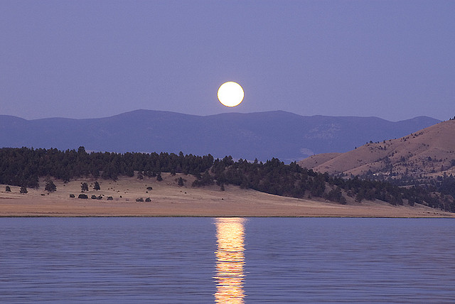 File:Hauser Lake Moon.jpg