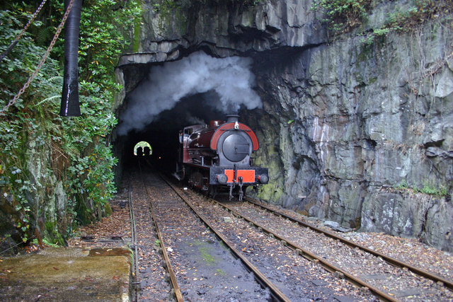 File:Haverthwaite Steam Railway - geograph.org.uk - 290795.jpg