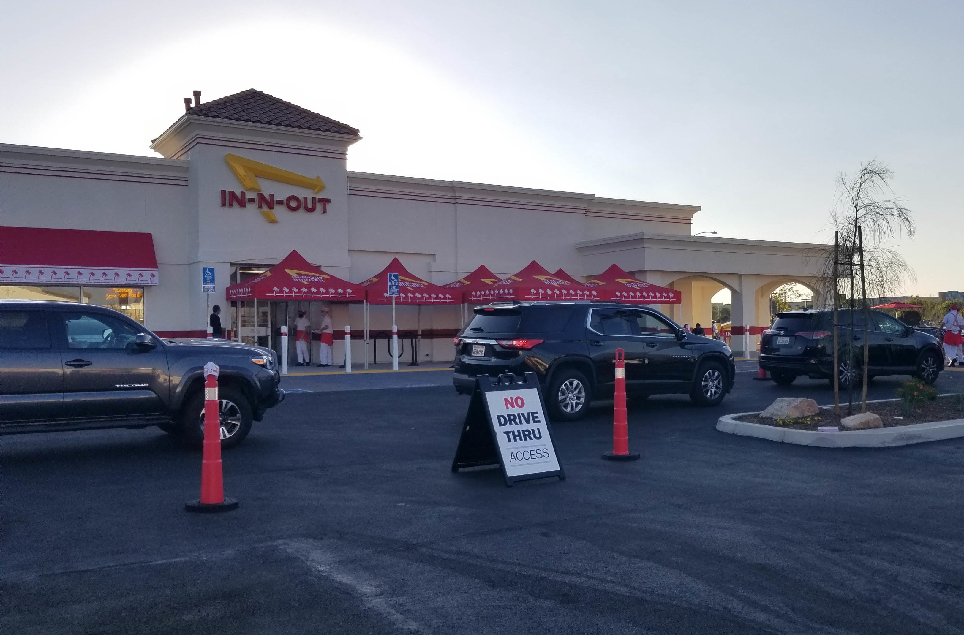 File In N Out burger opening day Beaumont CA 50153551492 .jpg