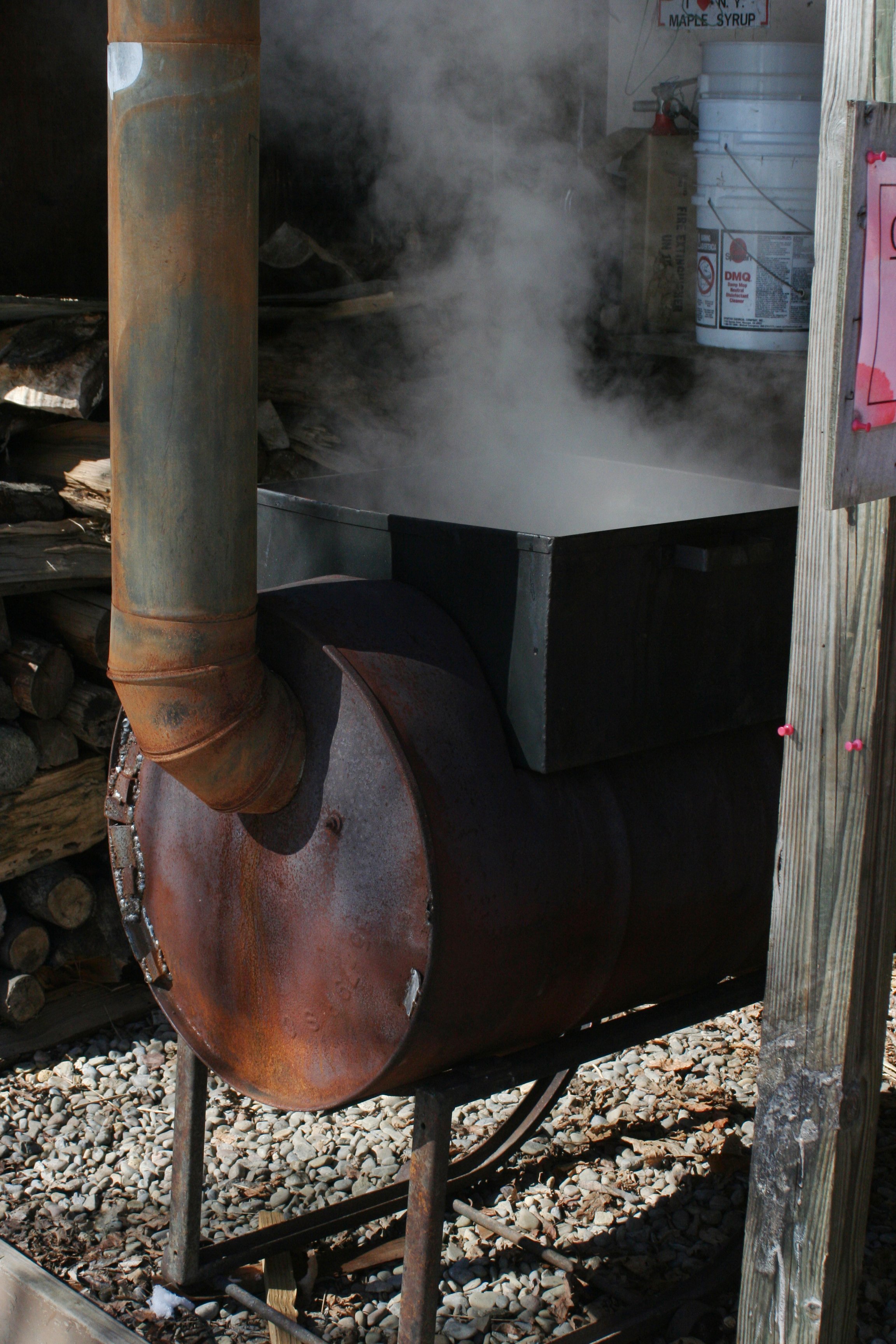 Maple syrup evaporator , maple syrup pans.