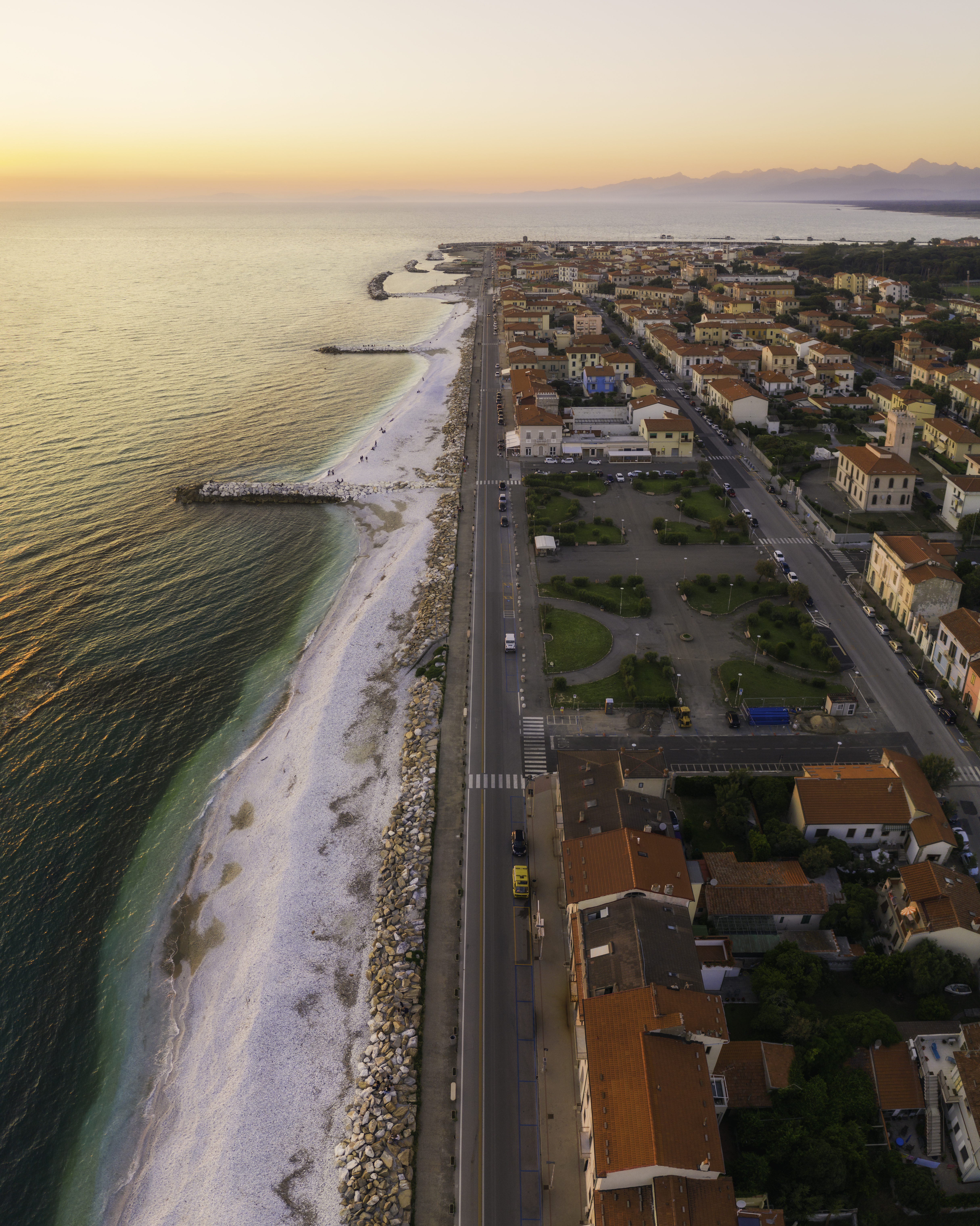 Marina di. Пиза город море.