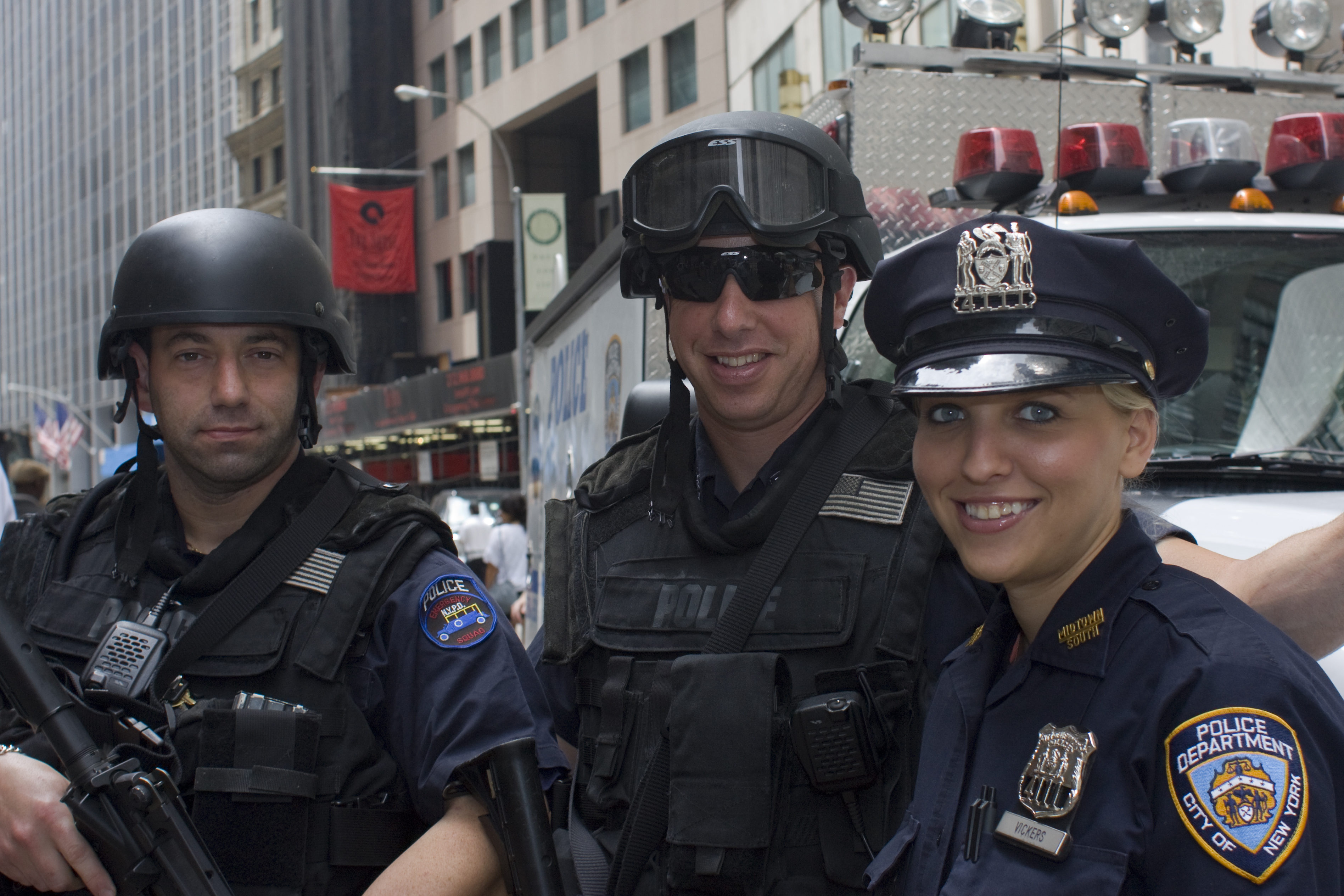 New York Police Department officers - Wikipedia image, 3 police officers.