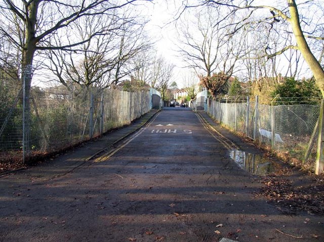 File:Oakwood Park, London N14 - geograph.org.uk - 301367.jpg