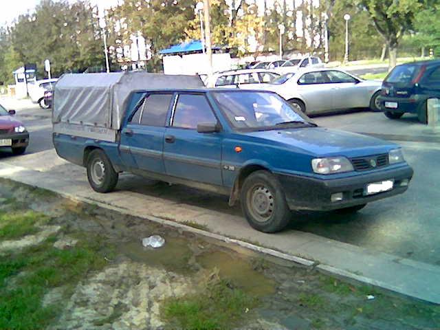 File:Polonez Truck Plus 4 drzwi.jpg