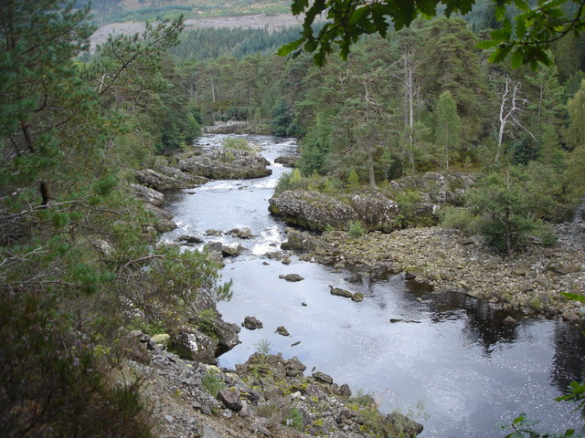 File:River Moriston below Dundreggan - geograph.org.uk - 1218600.jpg