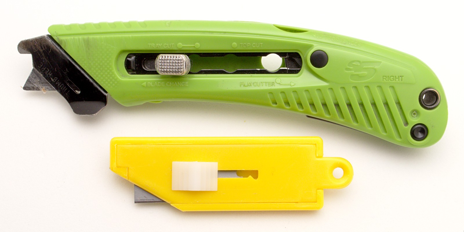 File:Safety cutter and simple box cutter blades extended.jpg - Wikipedia