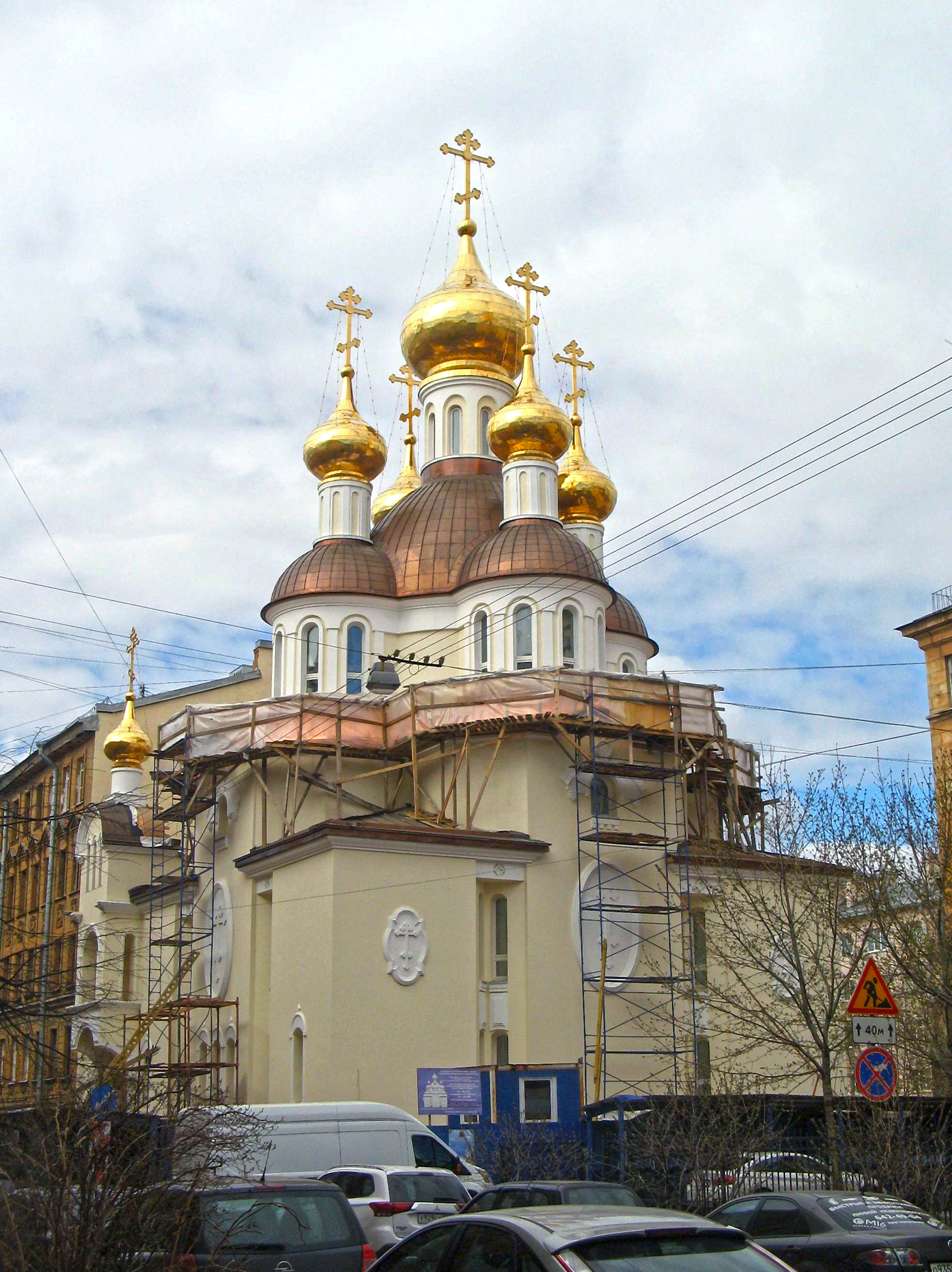 Ул лахтинская 17. Храм Ксении Петербургской в Санкт-Петербурге на Лахтинской. Храм Ксении Петербургской на Лахтинской улице. Лахтинская улица Церковь Ксении Петербургской. Храм Святой блаженной Ксении Петербургской на Лахтинской.