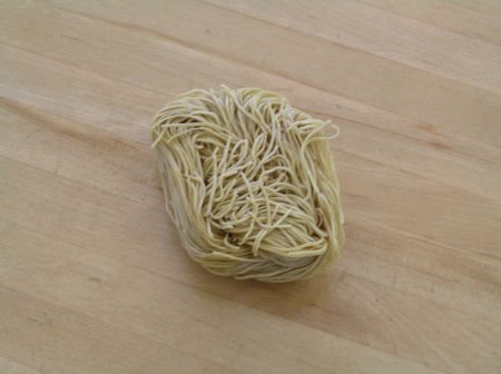 File:ShrimpRoeNoodle uncooked.jpg