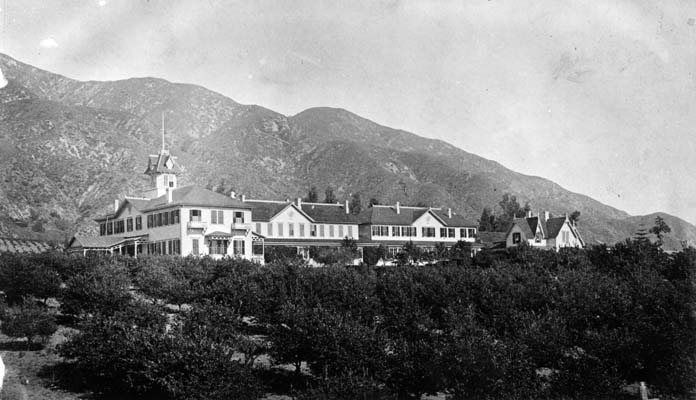 File:Sierra Madre Villa Hotel-1884.jpg