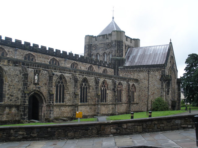 File:St Deiniol's Cathedral, Bangor - geograph.org.uk - 1411732.jpg