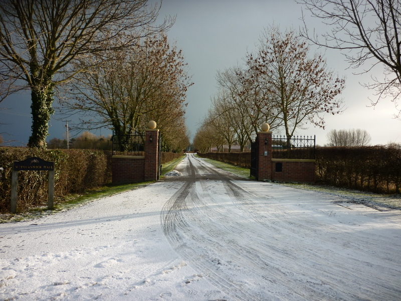 File:The way to Withernwick Hall (geograph 2199317).jpg