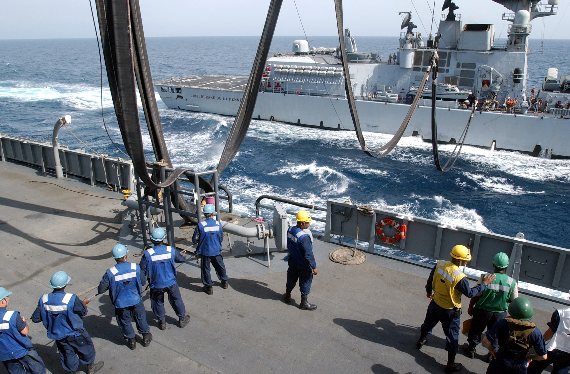 Fueling-at-sea.