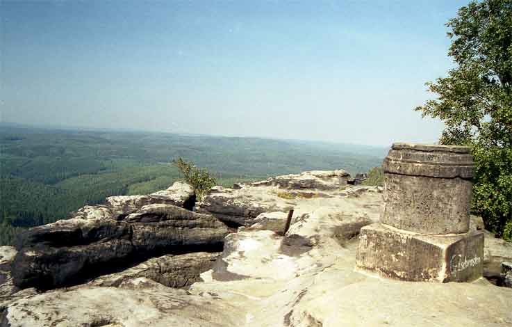 File:Vrchol Grosser Zschirnstein.JPG