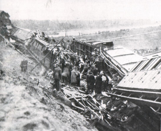 File:Weesp 1918 Train Disaster.jpg