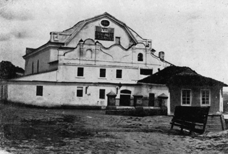 File:Zaslav Great Synagogue -01.jpg