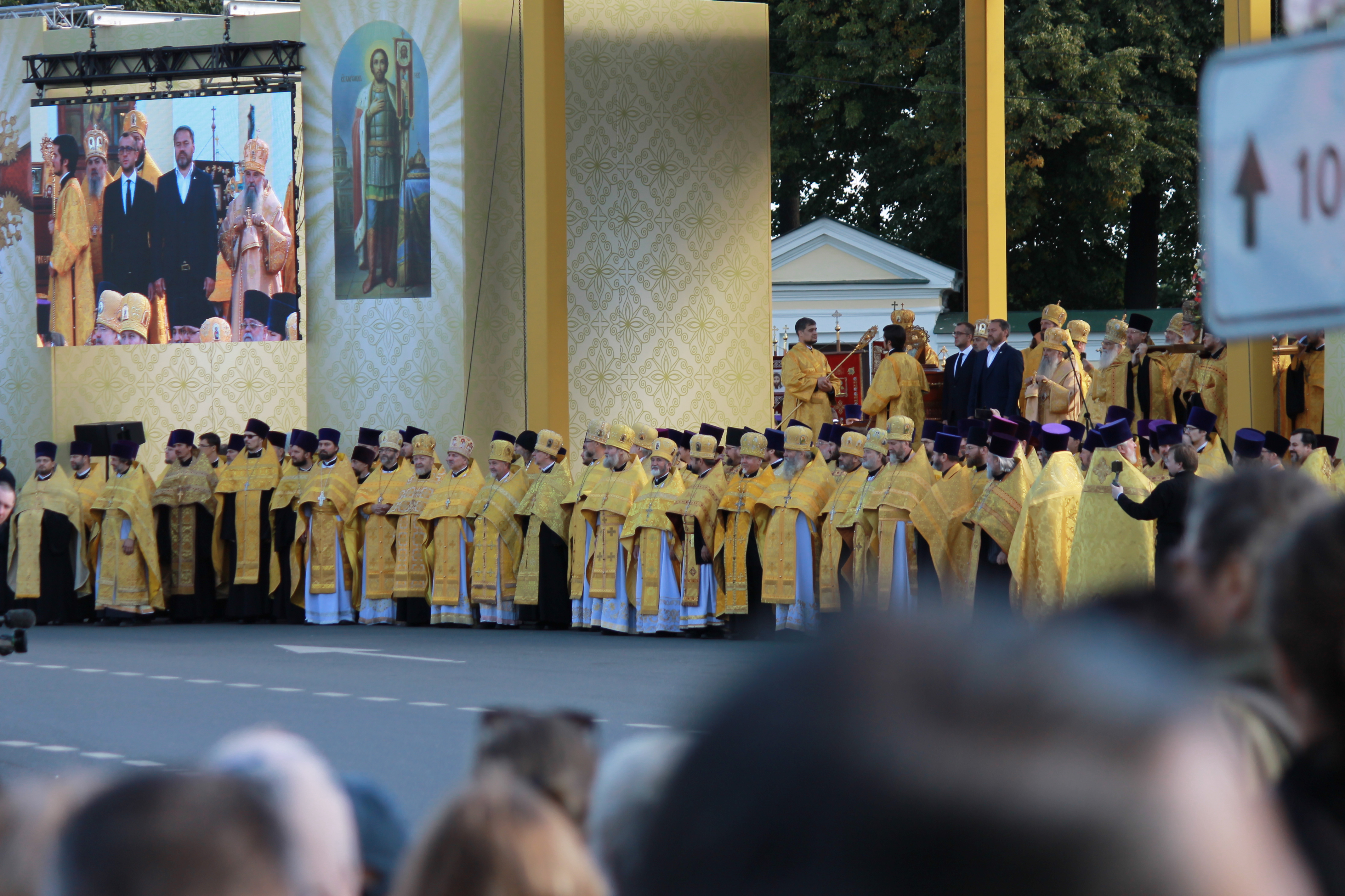 Александр Невский крестный ход