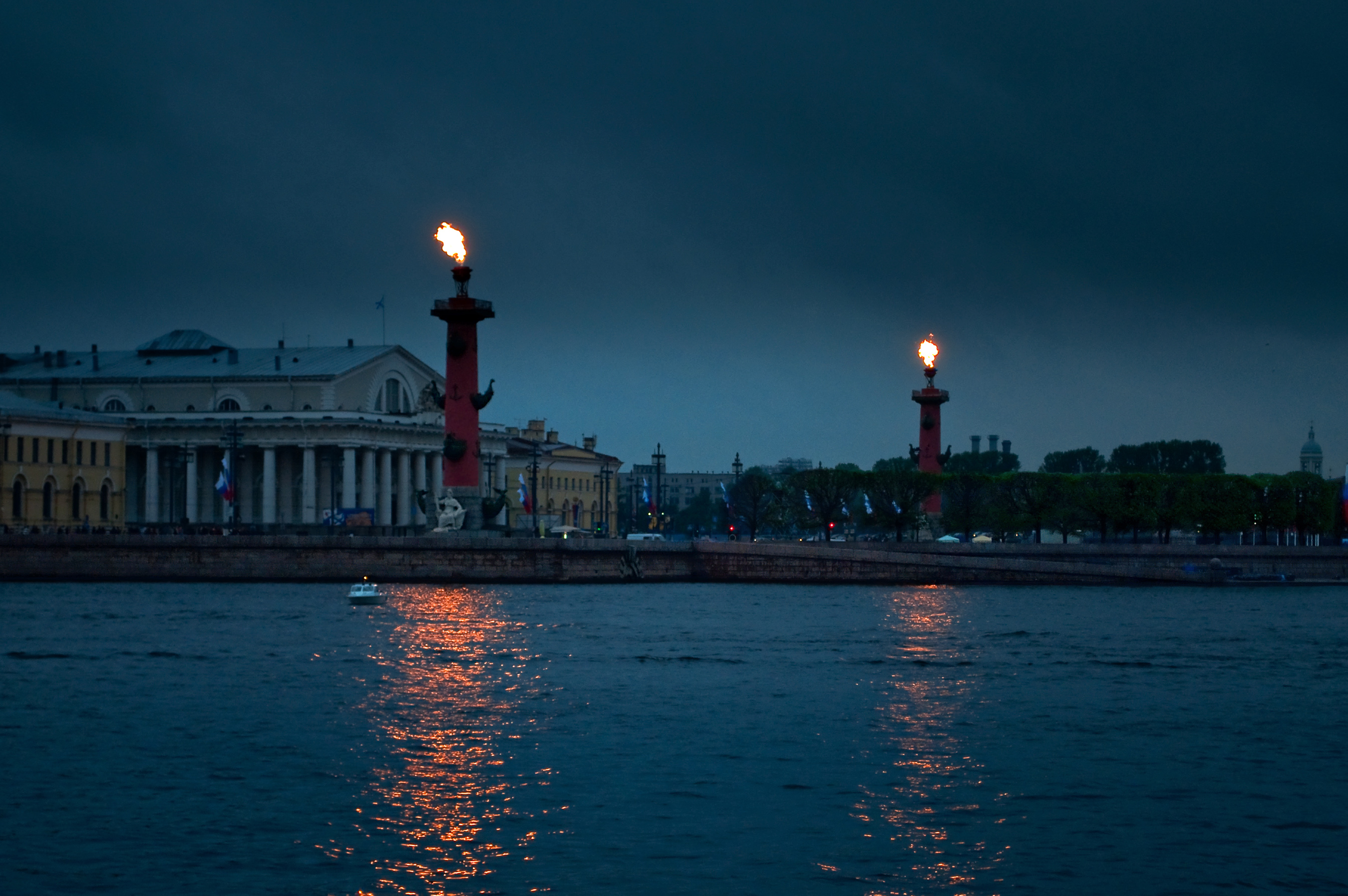 Фото ростральных колонн