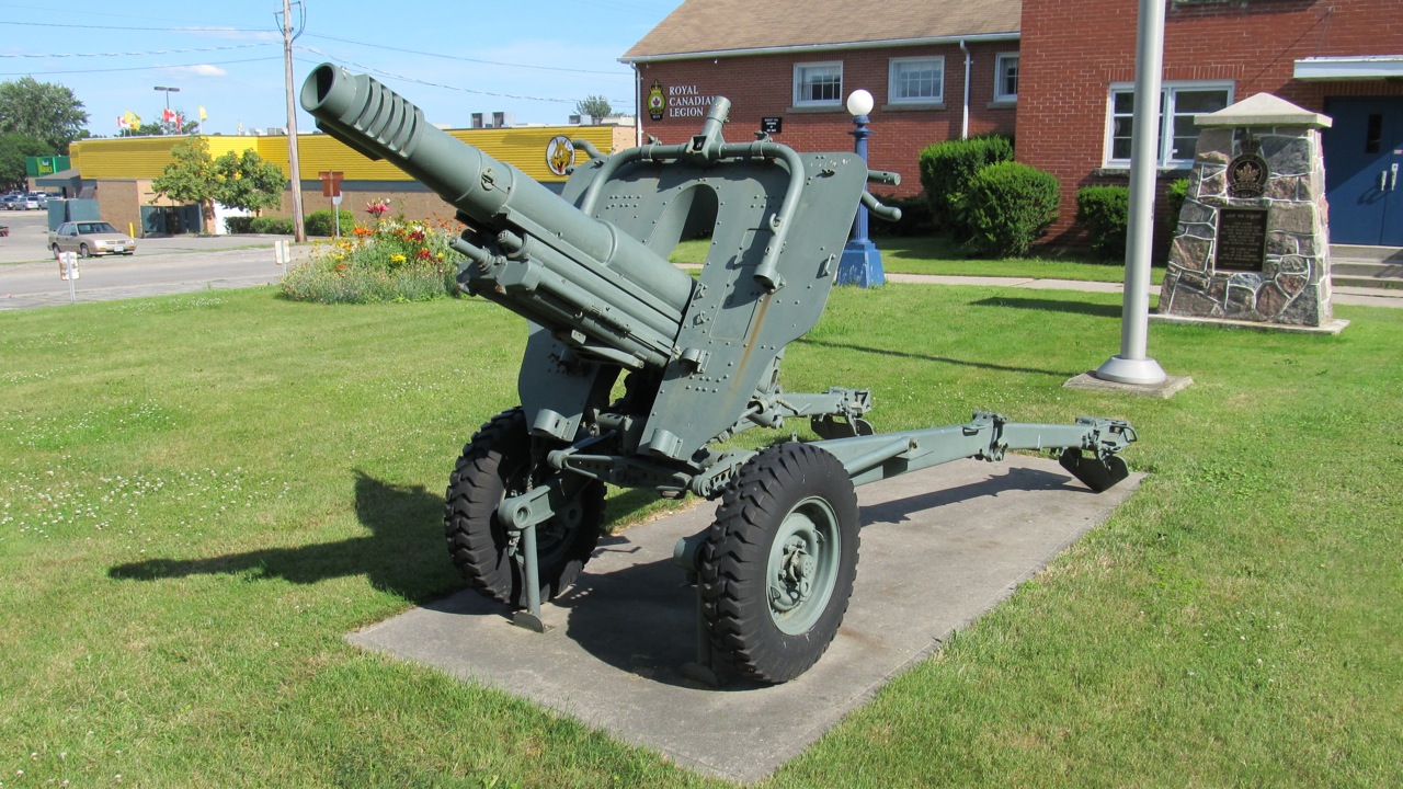 Artilleria - Página 9 105mm_M56_OTO_Melara_howitzer_Simcoe_Ontario_1
