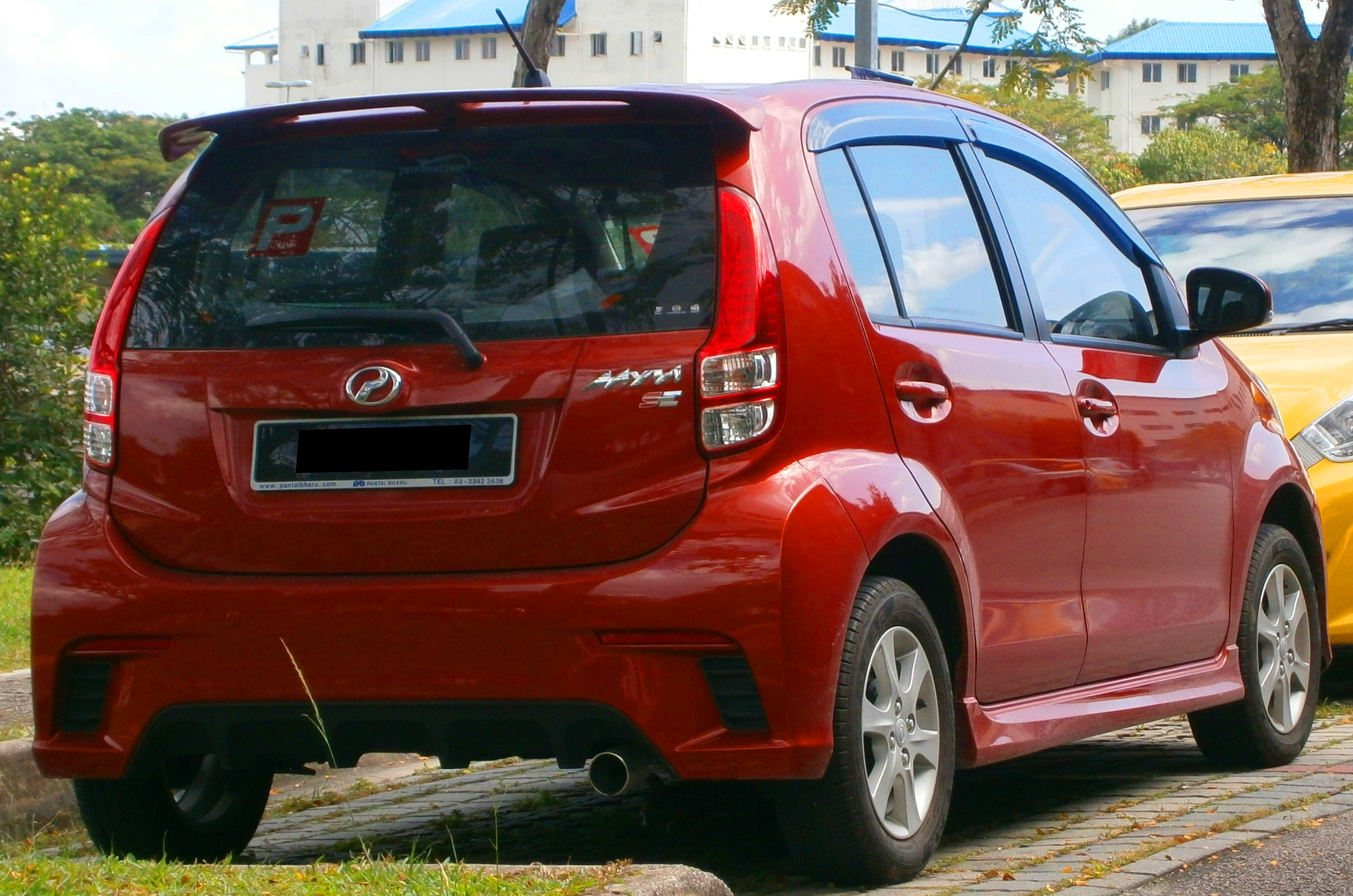 File:2013 Perodua Myvi 1.3 SE (S-Series) in Cyberjaya 