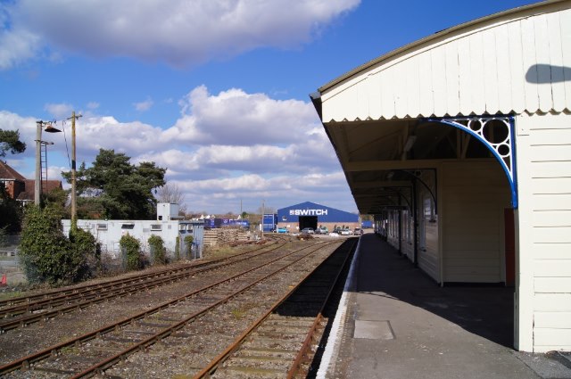 File:Andover station - geograph.org.uk - 3393133.jpg