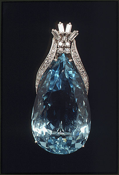 File:Aquamarine, platinum, and diamond brooch-pendant - NARA - 192417.gif