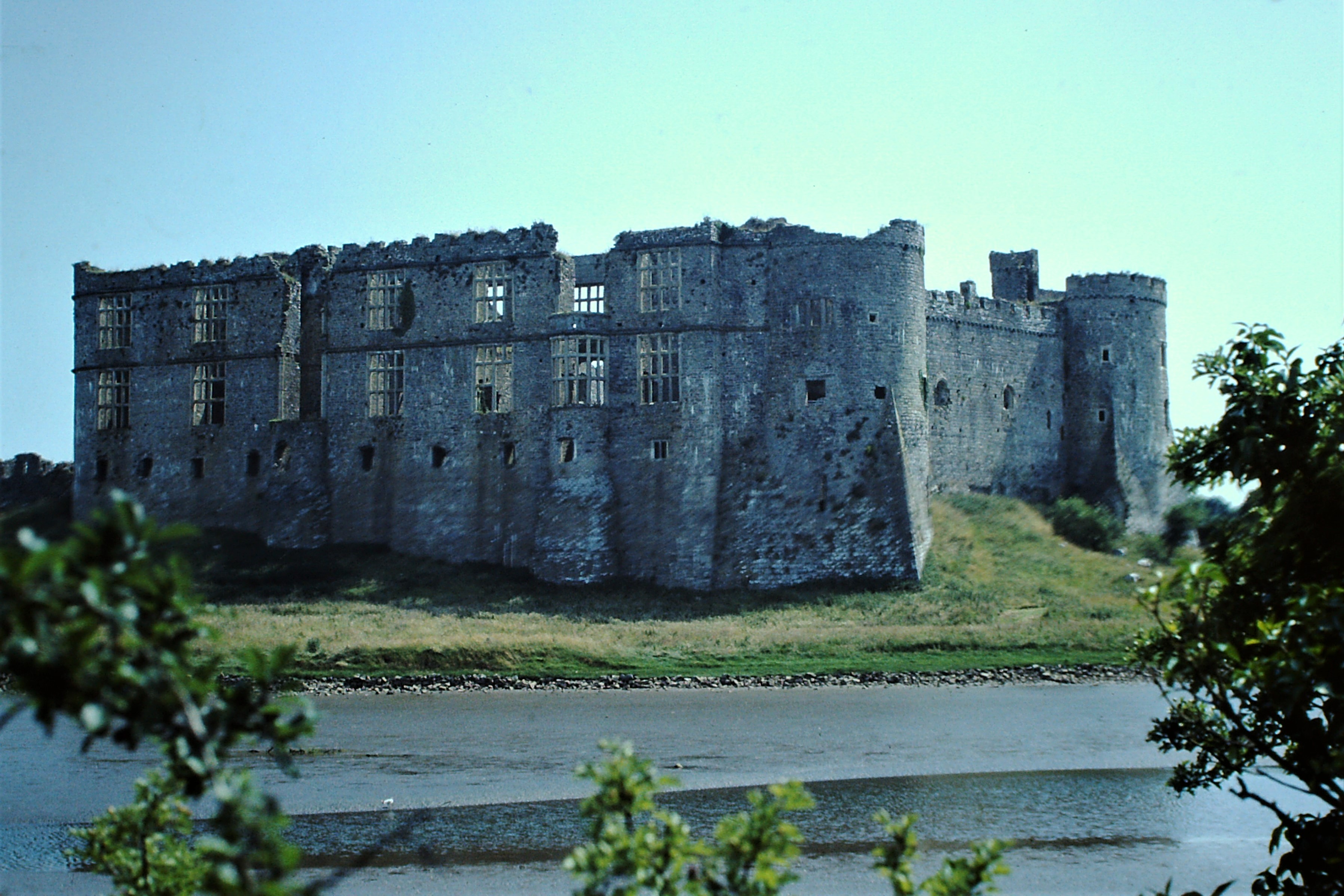 Карю. Carew Castle jpg.