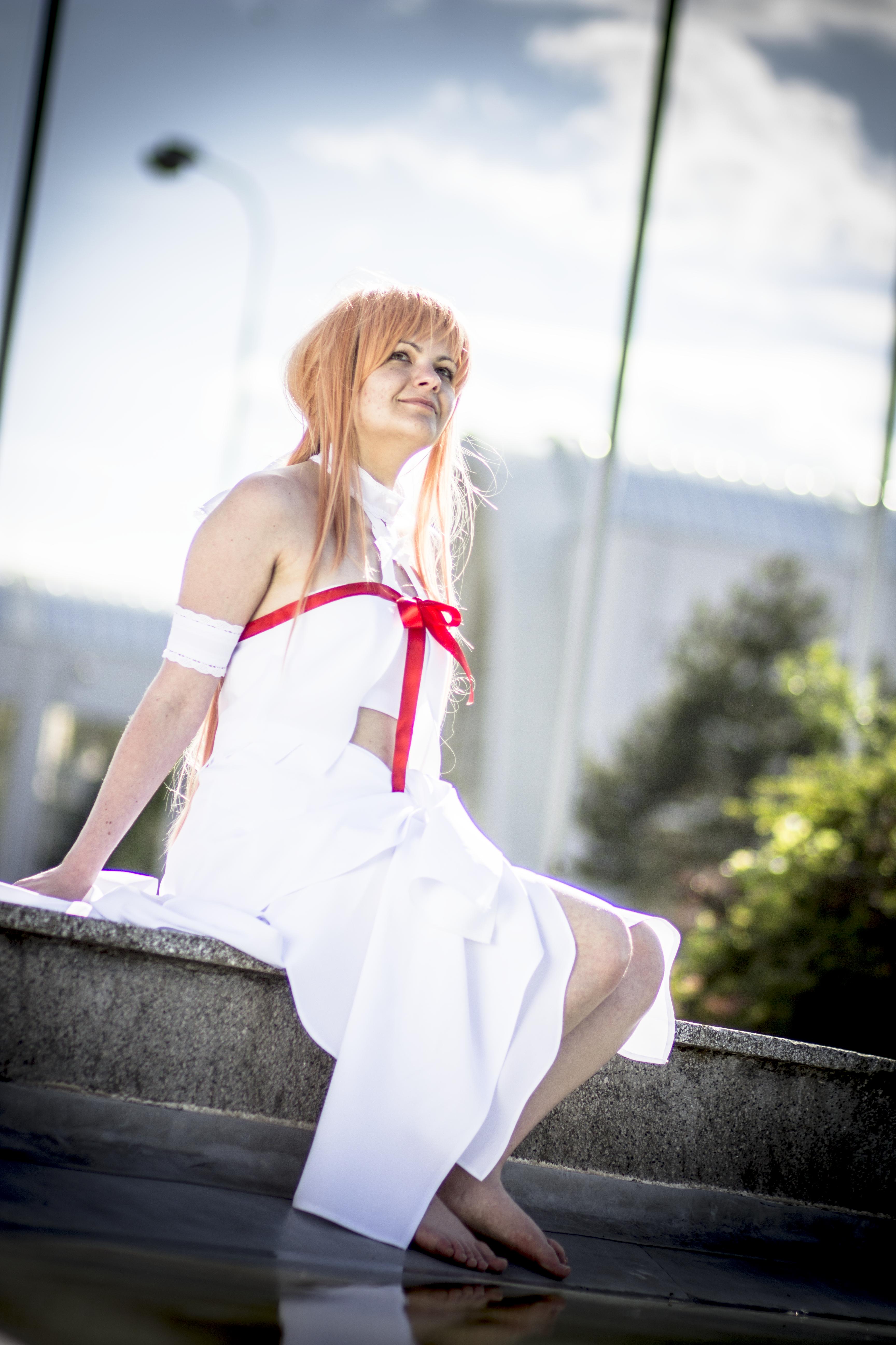 File:Cosplayer of Asuna Yuuki, Sword Art Online 20140830.jpg - Wikimedia  Commons