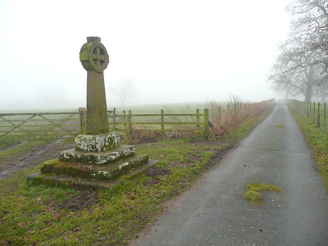 File:Cross, Edenhall - geograph.org.uk - 1164312.jpg