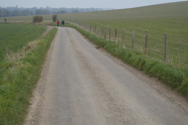 File:Crows Camp Rd - geograph.org.uk - 5014696.jpg