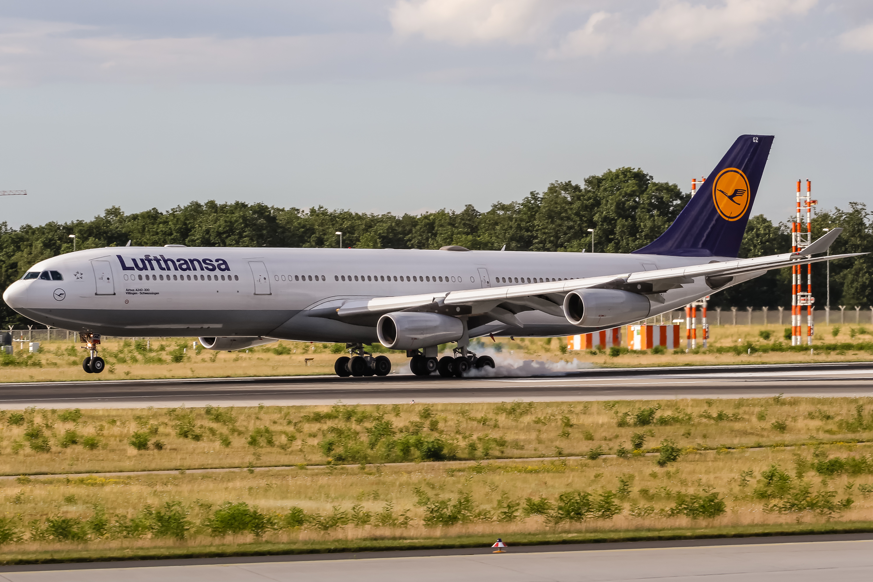 Рейсы lufthansa. Самолет Lufthansa. Lufthansa lh613.