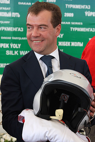 File:Dmitry Medvedev in Turkmenistan 13 September 2009-5.jpg