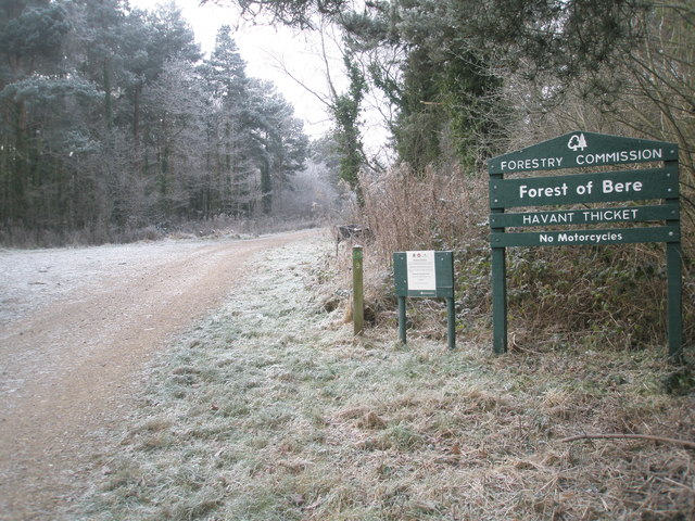 Entrance to Havant Thickett - geograph.org.uk - 1114949