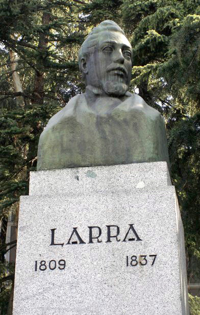 Busto de Larra en la [[Calle de Bailén