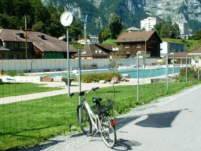 File:Glarus-Pool.jpg