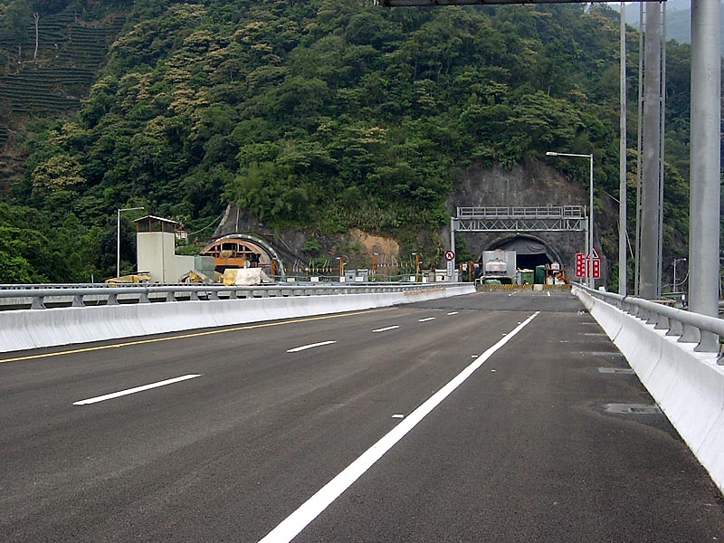 File:Hsuehshan tunnel 2002.jpg