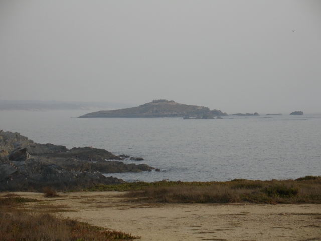 File:Ilha do pessegueiro by senalbuquerque.jpg