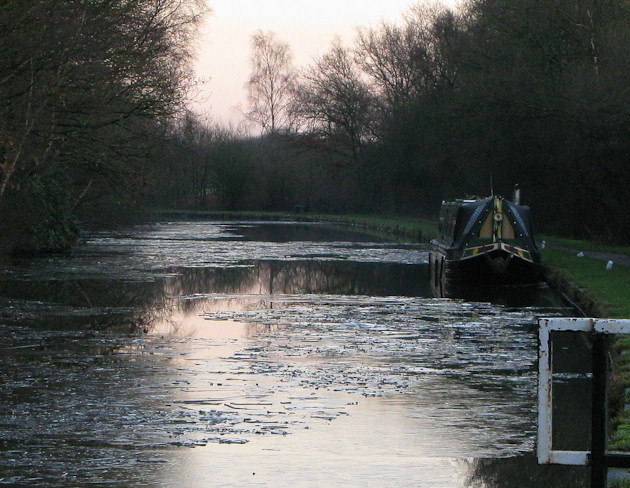 File:Leeds - Liverpool Canal at Gathurst - geograph.org.uk - 638695.jpg