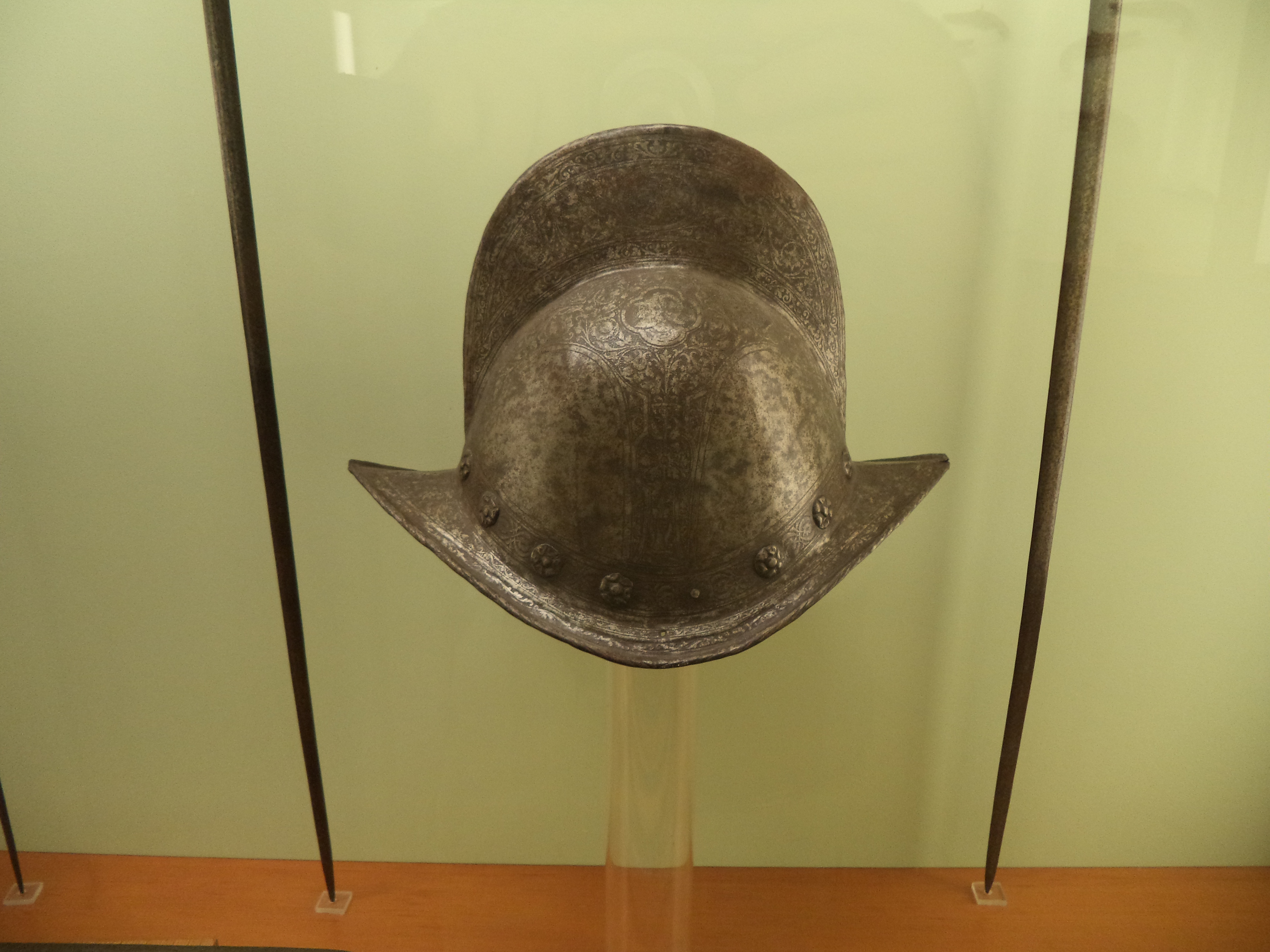 Sombreros y Cascos : Casco Militar