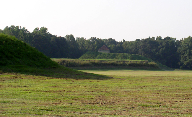 File:Moundville mounds J, A, B HRoe 2005.jpg