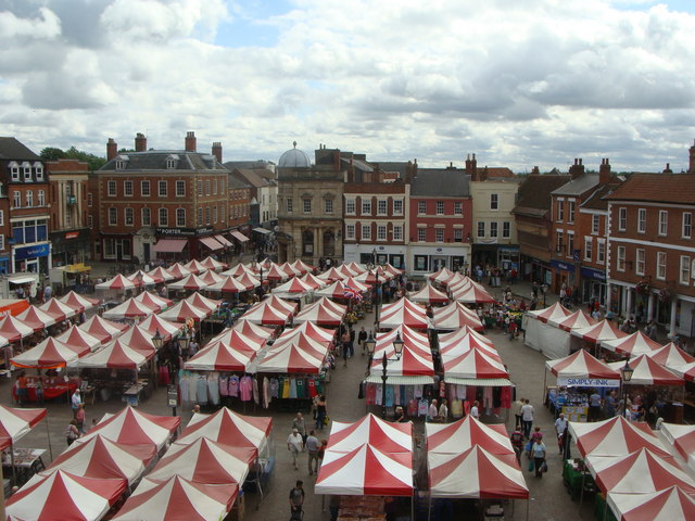 File:Newark Market seen from the Butter Market - geograph.org.uk - 1445809.jpg