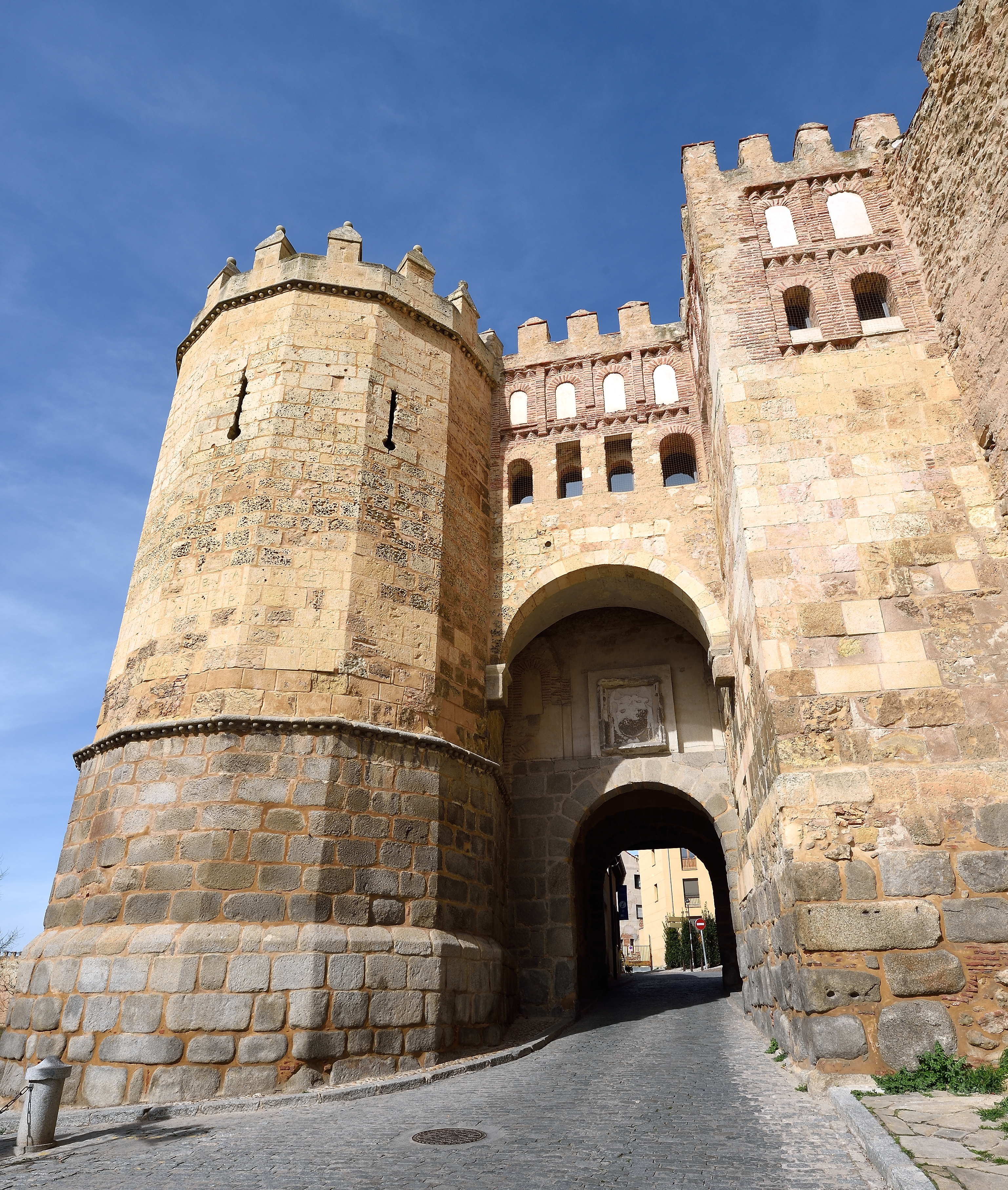 Puerta de fortificación - Wikipedia, la enciclopedia libre