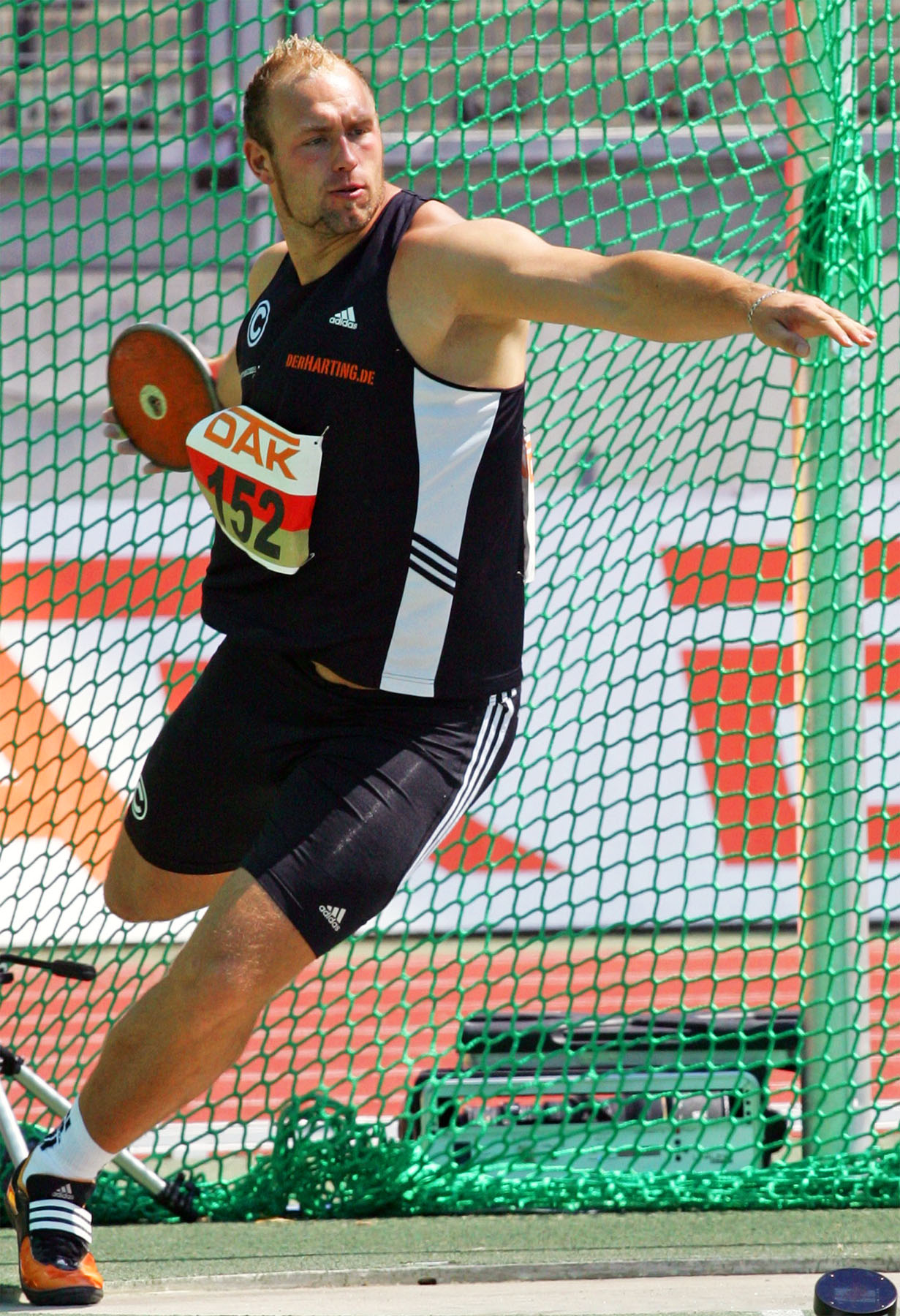 Robert_Harting_(2008).jpg