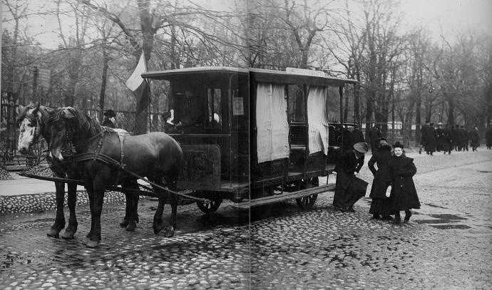 File:Saint Petersburg omnibus in 1906.jpg