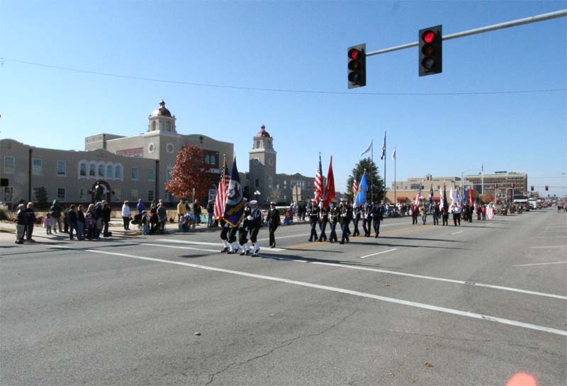 The population of Ponca City in Oklahoma is 25389