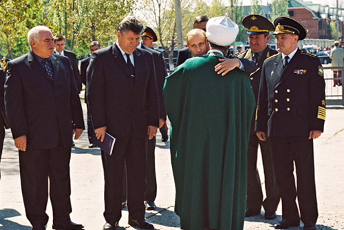 File:Vladimir Putin in Astrakhan Oblast 24-27 April 2002-12.jpg