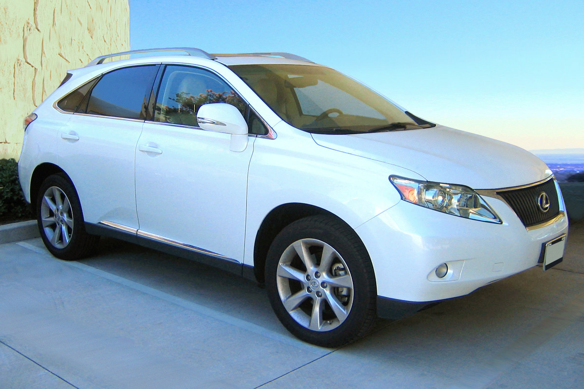 White Lexus RX 350