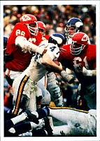 The Vikings were upset by the Chiefs 23-7 in Super Bowl IV. 1986 Jeno's Pizza - 50 - Buck Buchanan and Curley Culp.jpg